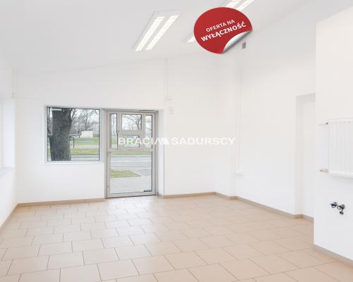 Widoczny lokal usługowy - 10m2 - obok Carrefour