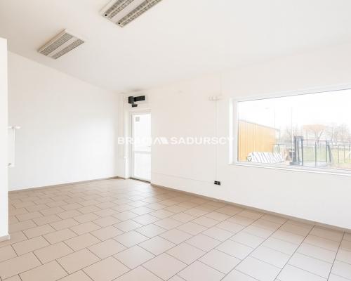 Widoczny lokal usługowy - 10m2 - obok Carrefour