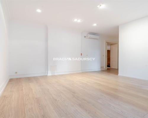 Ekskluzywny lokal do wynajęcia w prestiżowej kamienicy - Stare Miasto, Krak&oacute;w  

 Do wynajęcia wyjątkowy lokal położony