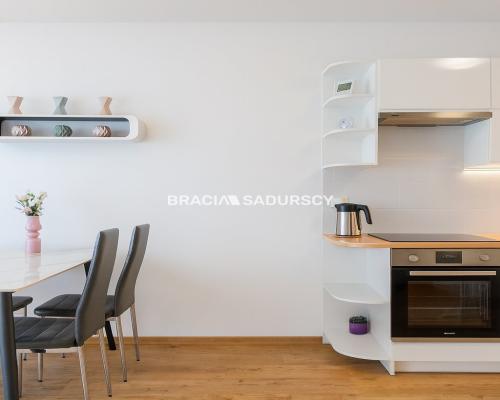 3 pokoje - 49,5m2 - Dębskiego, dobra cena, parking