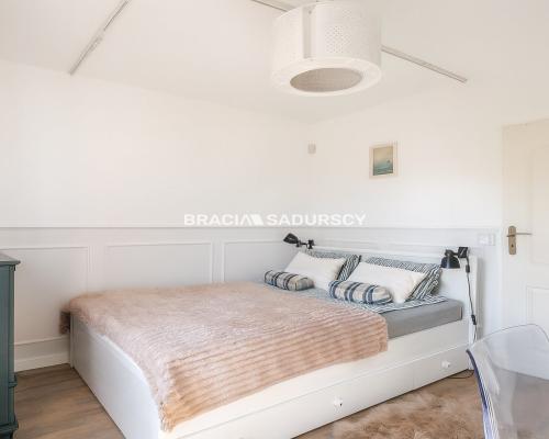 2-pok/bardzo przestronne/garderoba/garaz/piwnica