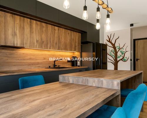 3 pok z ogródkiem w Modlnicy.