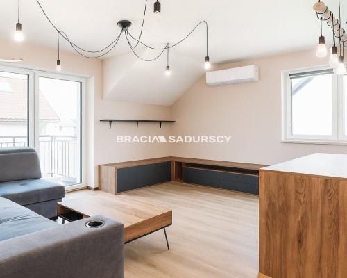 3 pok z ogródkiem w Modlnicy.