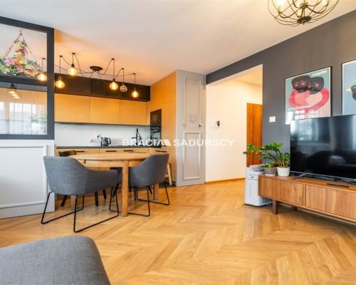 SŁONECZNE 3-POKOJOWE Z DUŻYM BALKONEM