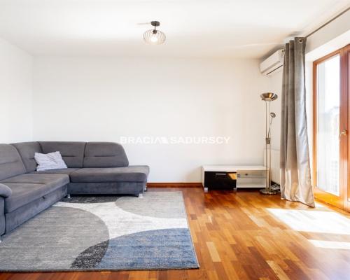 Zadbana Kawalerka z balkonem