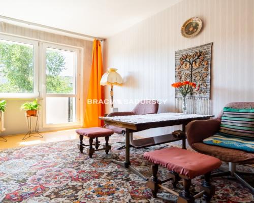 Aleksandry, mieszkanie z widokiem na zieleń.