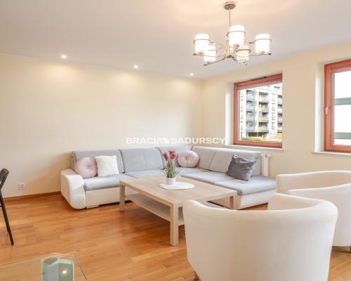 3-pok./Bronowice Małe/zamykany garaż/ul.Głowackieg