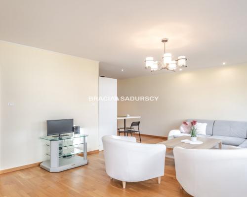 3-pok./Bronowice Małe/zamykany garaż/ul.Głowackieg