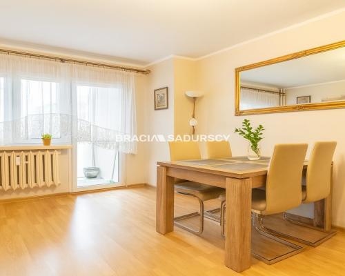 Przytulne 2 pok z osobną Kuchnią os. Oświecenia.