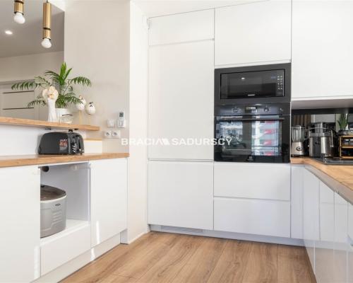 GUSTOWNE, Z DUŻYM BALKONEM W NOWYM BUDOWNICTWIE