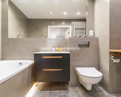 GUSTOWNE, Z DUŻYM BALKONEM W NOWYM BUDOWNICTWIE