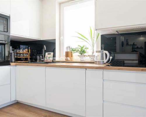 GUSTOWNE, Z DUŻYM BALKONEM W NOWYM BUDOWNICTWIE