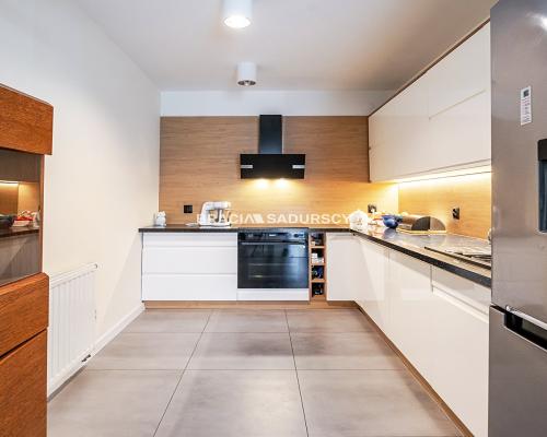 4-pok ul.Petrażyckiego/m.park.