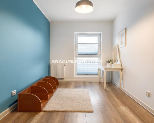 Sprzedam mieszkanie z ogrodem oraz garażem