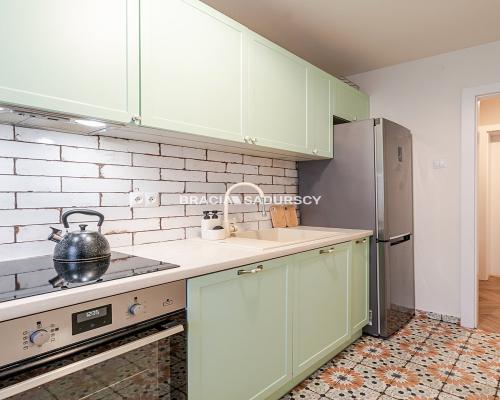 4 pok mieszkanie obok Placu Bohaterów Getta.