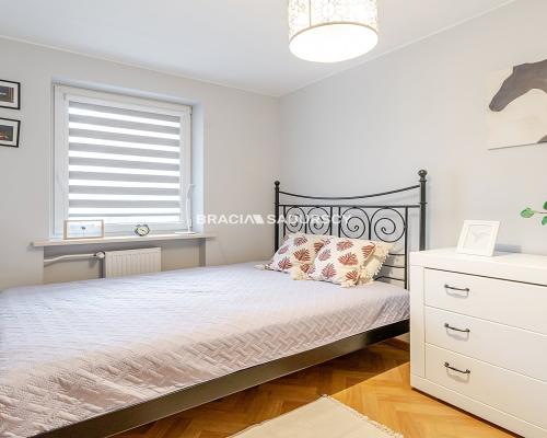 4 pok mieszkanie obok Placu Bohaterów Getta.