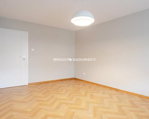 4 pok mieszkanie obok Placu Bohaterów Getta.