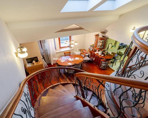 Stare Dębniki / blisko Parku / 5 pokoi /do remontu