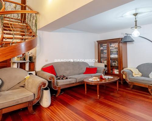 Stare Dębniki / blisko Parku / 5 pokoi /do remontu