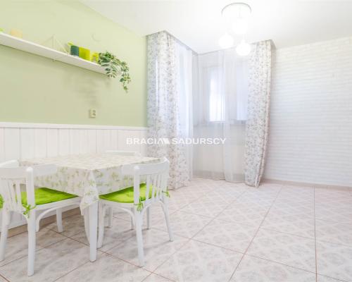 Parter, bez schodów i ograniczeń.