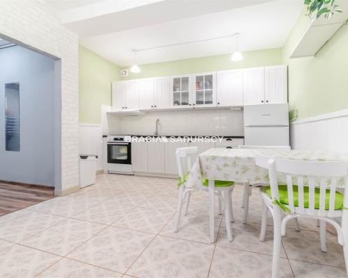 Parter, bez schodów i ograniczeń.