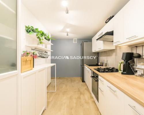 2 pok(oddzielne)48m2 z jana kuchnia po remoncie!