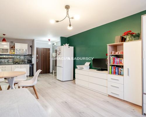 2 pokoje/dobra cena/Kozłowek/blisko tramwaj