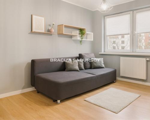 3 pokoje + balkon, 56 m² – idealne na start!
