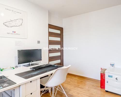 3 pokojowe mieszkanie z kuchnią 52,8m2 Centrum