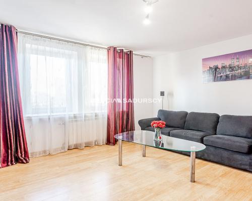 3 pokojowe mieszkanie z kuchnią 52,8m2 Centrum