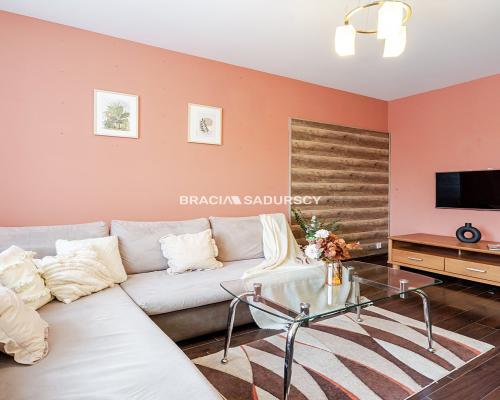 Przestronne mieszkanie z balkonem – ul. Przewóz