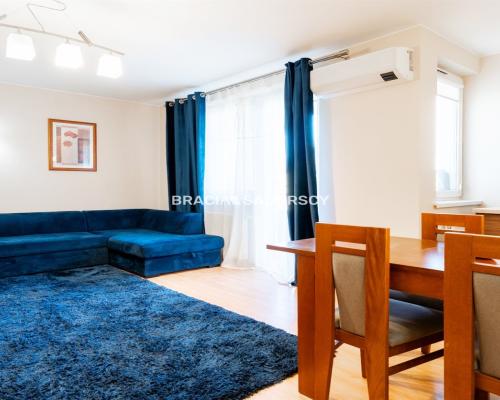 Przestronne mieszkanie / garaż / las / szkoła