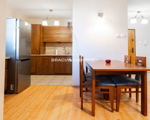 Przestronne mieszkanie / garaż / las / szkoła