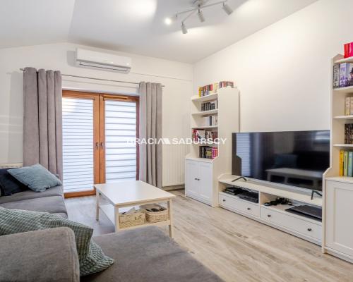 Przestronne i dobrze doświetlone / klimatyzacja