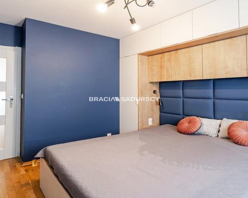 3 pokoje z miejscem postojowym na Ruczaju