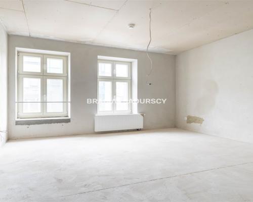 Mam na sprzedaż  idealne mieszkanie z jedną sypialnią na start lub pod inwestycje, w standardzie deweloperskim,  na ul. Kalwary