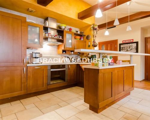 Eleganckie mieszkanie w zabytkowej kamienicy