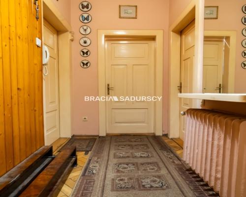 Połowa domu, ogródek, rewelacyjna lokaliazacja