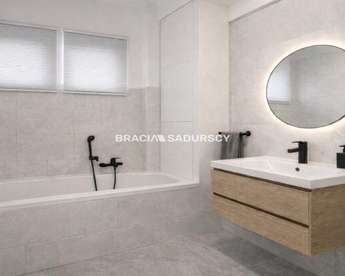 POŁOWA DOMU Z WŁASNYM OGRÓDKIEM