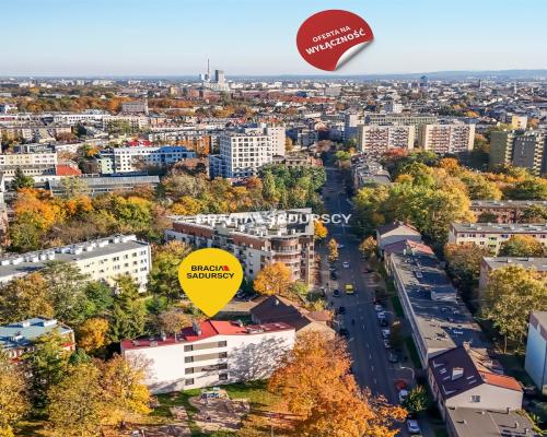 Lokal mieszkalno-usługowy w centrum.