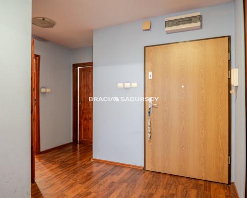 2 pokoje, osobna kuchnia parter, duży taras