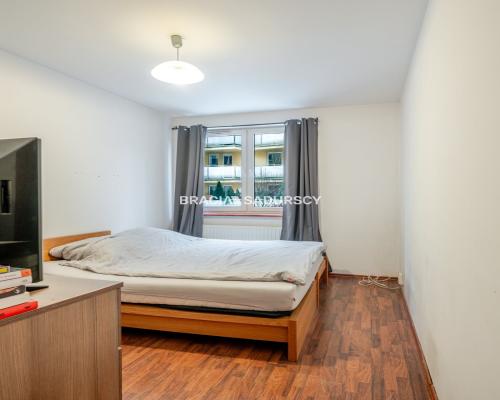 2 pokoje, osobna kuchnia parter, duży taras