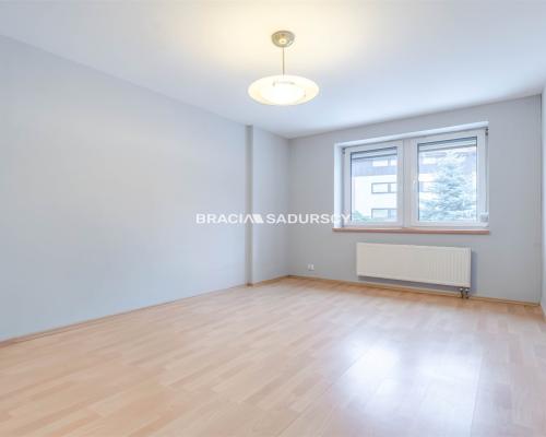 Kameralne 3 pokoje z dużym balkonem