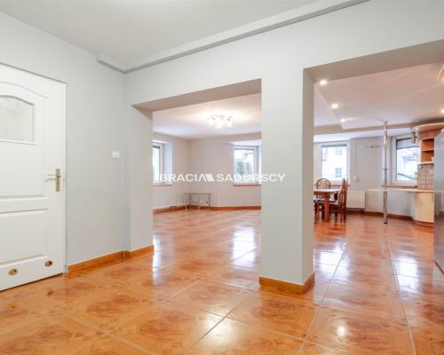 Kameralne 3 pokoje z dużym balkonem