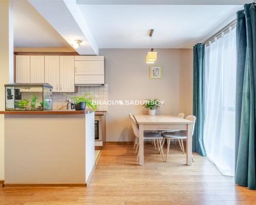 Dwupokojowe mieszkanie na strzeżonym osiedlu