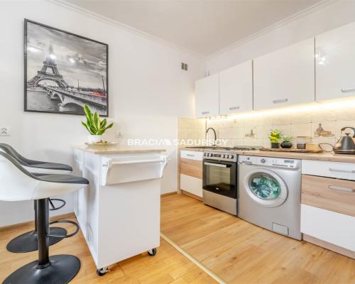 Kawalerka w Łagiewnikach z przestronną kuchnią!