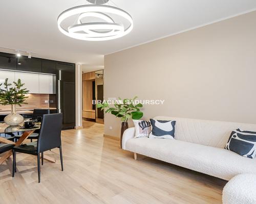 Wygodny nowoczesny apartament w centrum.