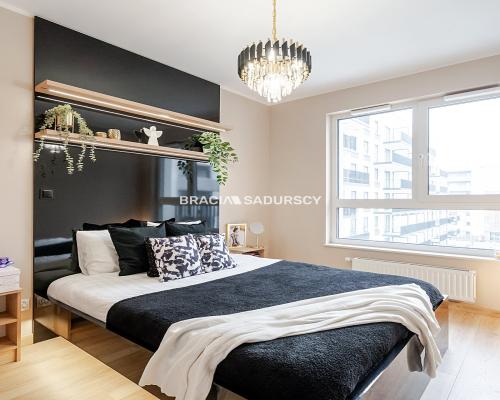 Wygodny nowoczesny apartament w centrum.