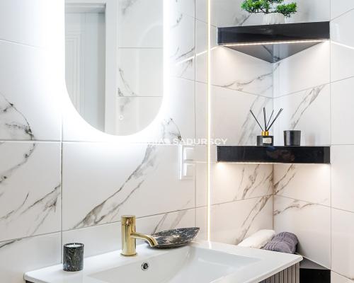 Wygodny nowoczesny apartament w centrum.