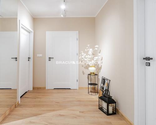 Wygodny nowoczesny apartament w centrum.